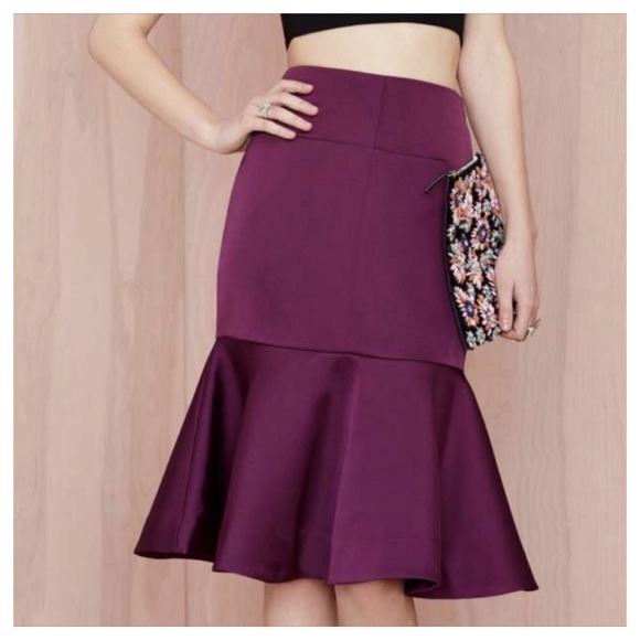 Nasty Gal Dresses & Skirts - hP] NASTY GAL PLUM CAMEO SKIRT TULIP